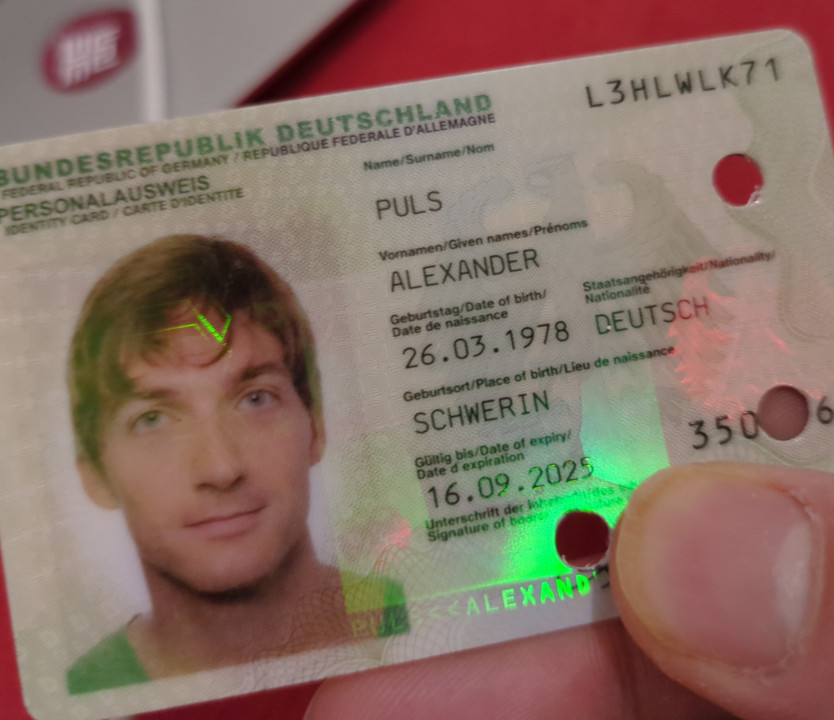 front side of my old, now invalid, german id card